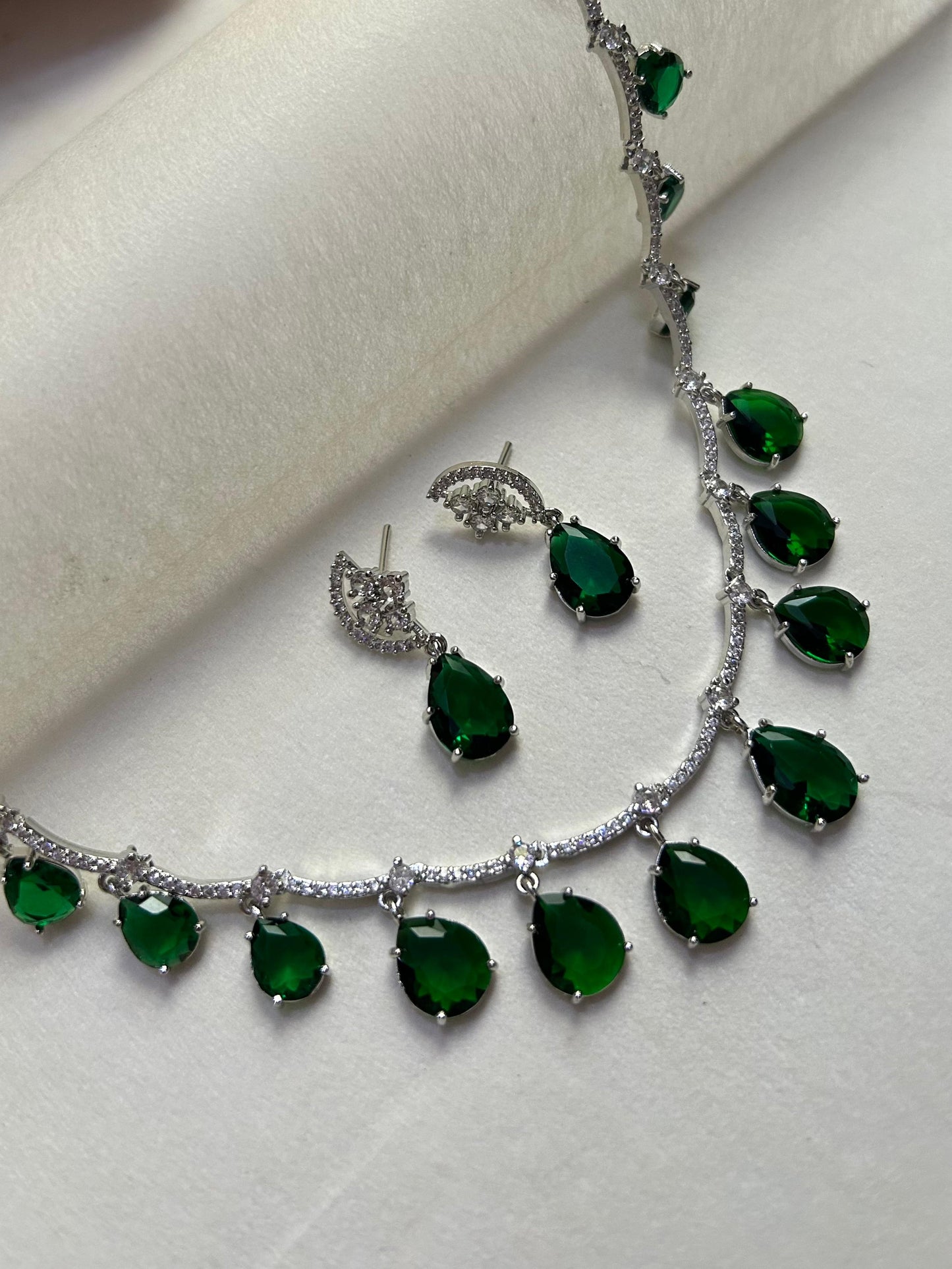 Emerald AD Set ( Necklace and Earring )
