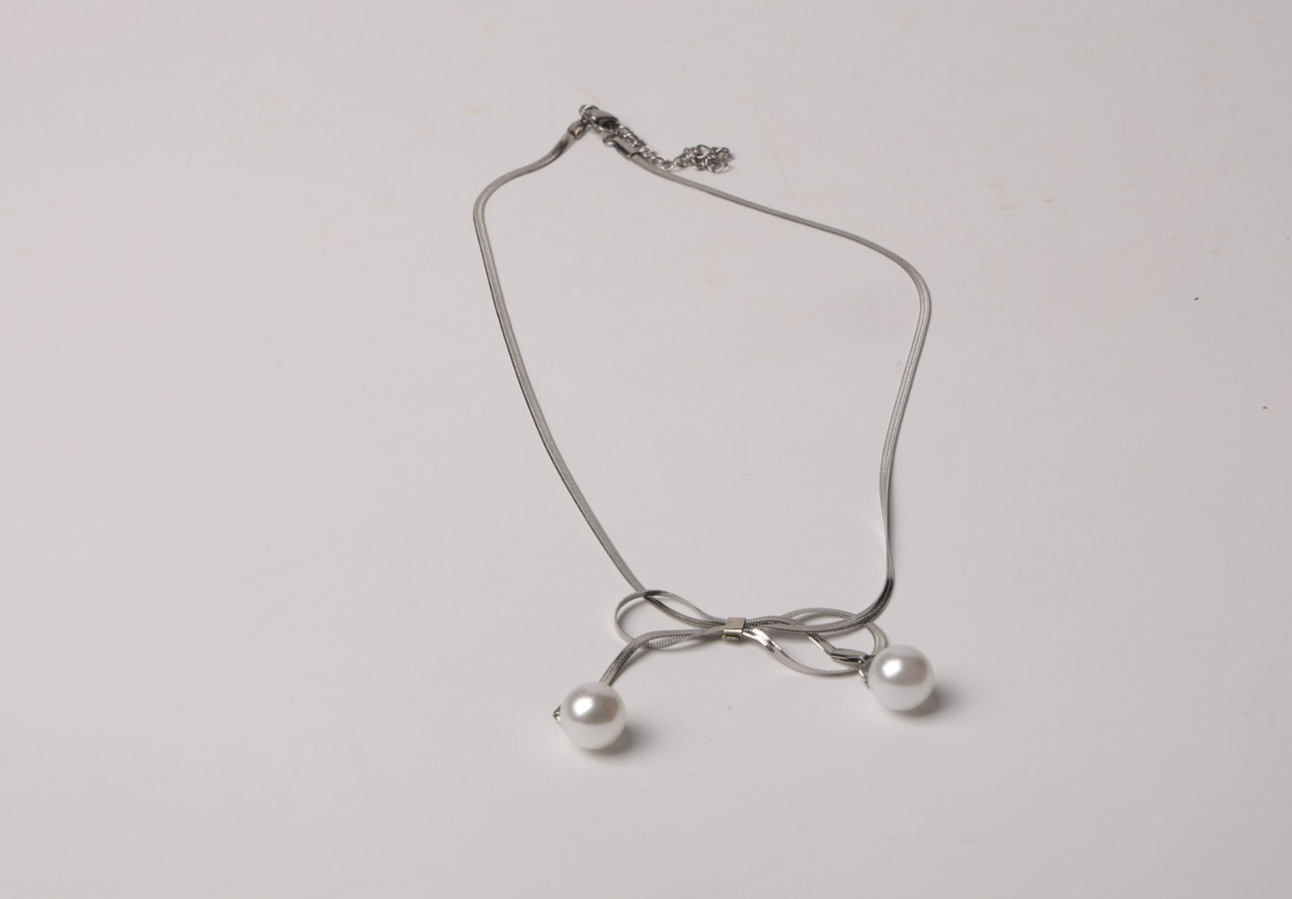 Bow Pearl Silver Necklace