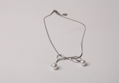 Bow Pearl Silver Necklace