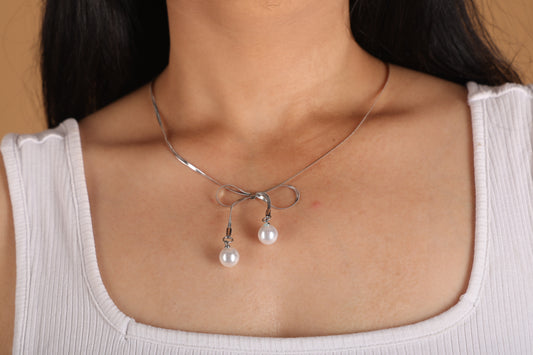 Bow Pearl Silver Necklace